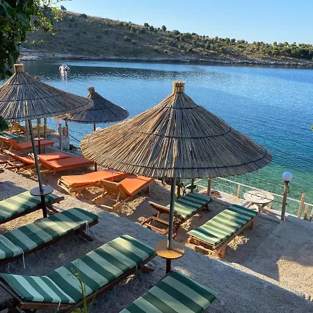 Xhefri 2 * Sarandë