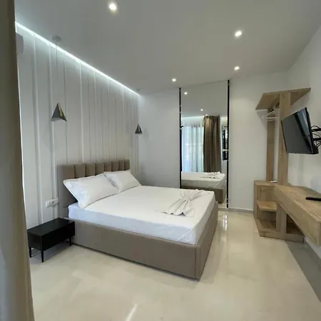 Xhefri 2 * Sarandë