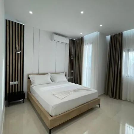 Xhefri 2 * Sarandë