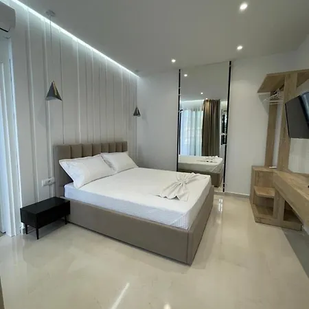 Hotel Xhefri 2 *