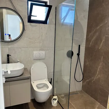 Xhefri 2 Hotel Sarandë
