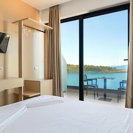 Xhefri 2 ساراندا