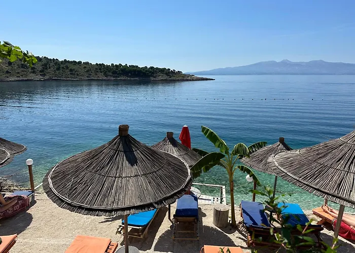 Xhefri 2 Hotel *